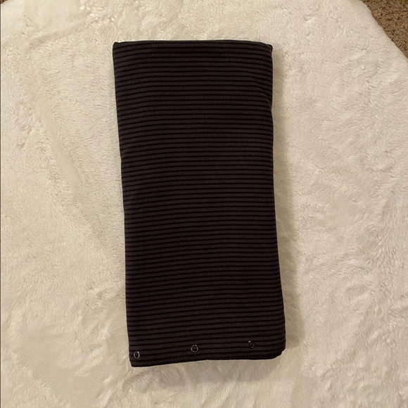 Lululemon vinyasa scarf - Picture 3 of 3